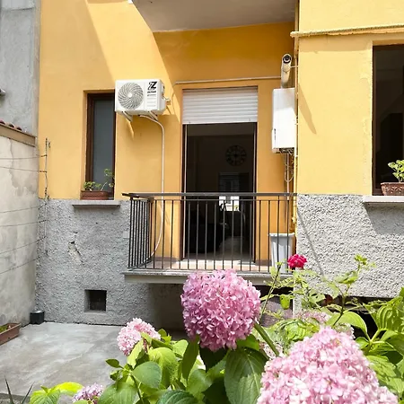 Apartament Ampio Bilocale Zona Navigli Mediolan